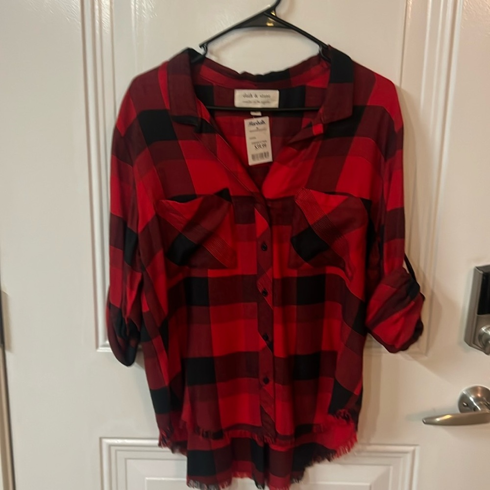 NWT Cloth & Stone Red and Black Plaid Button up Shirt.Size L